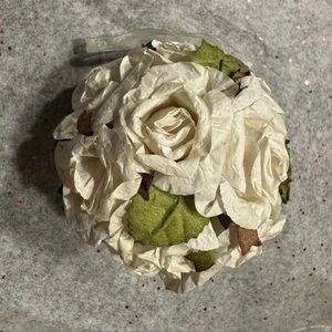 Elegant Cream Floral Ornament